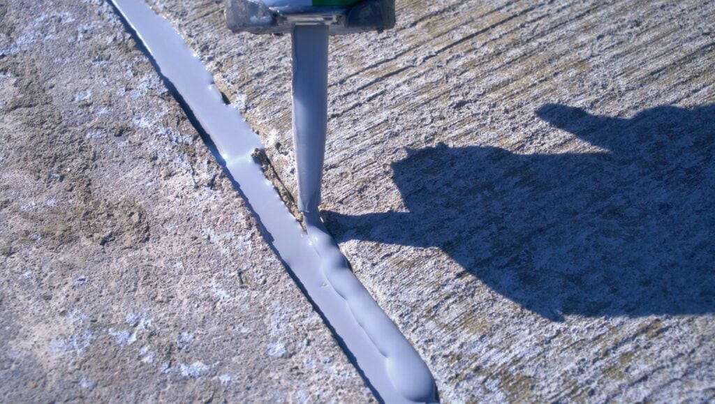 sealant-vs-caulk-construction